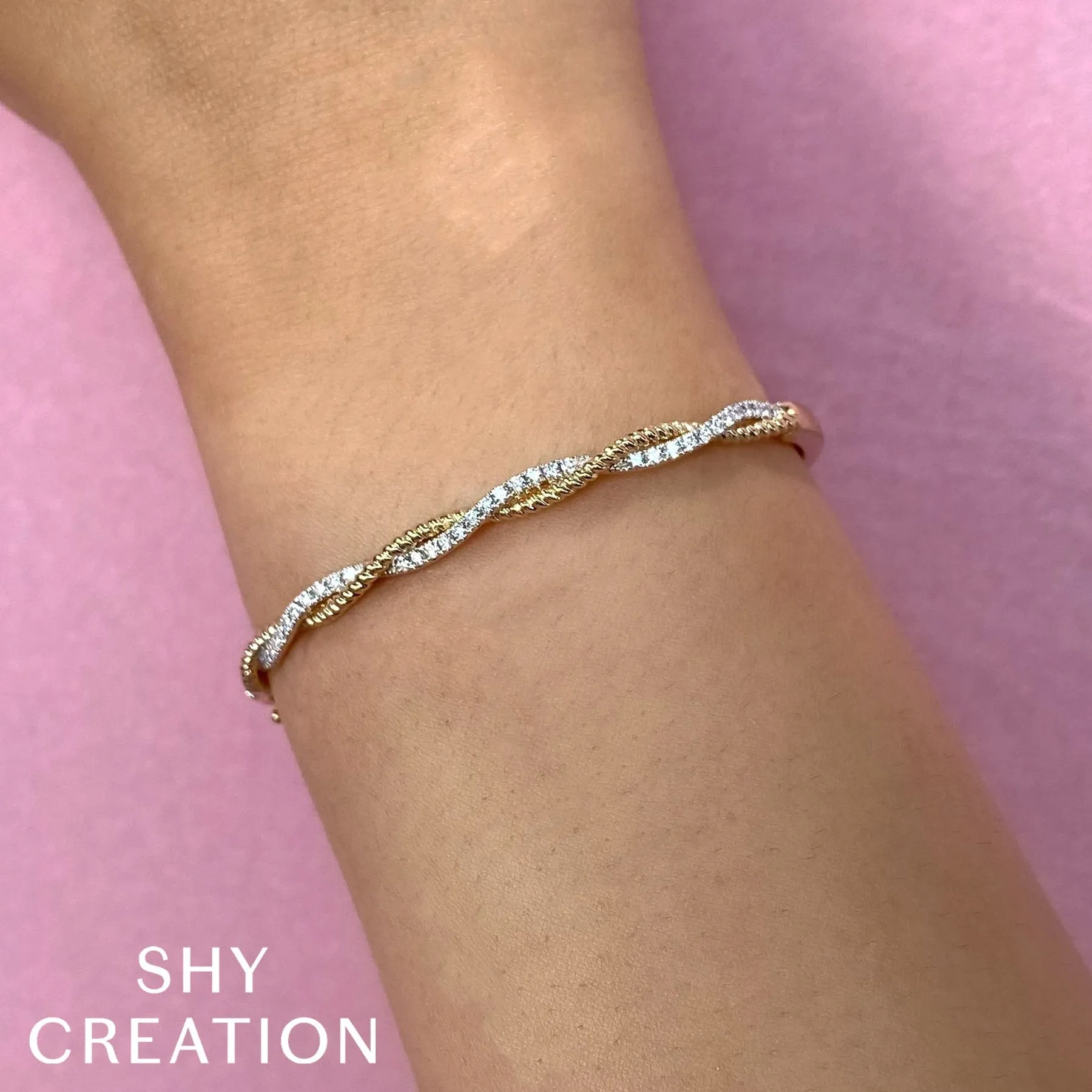 0.53CT DIAMOND BANGLE