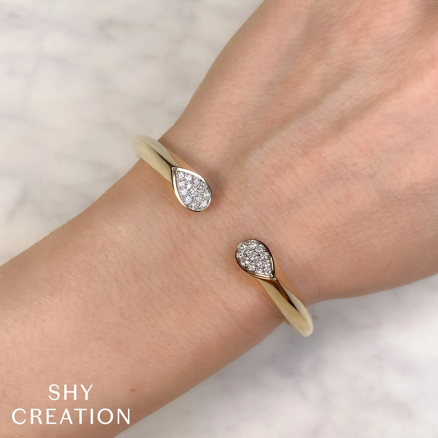 0.54CT DIAMOND BANGLE SC22009370ZS