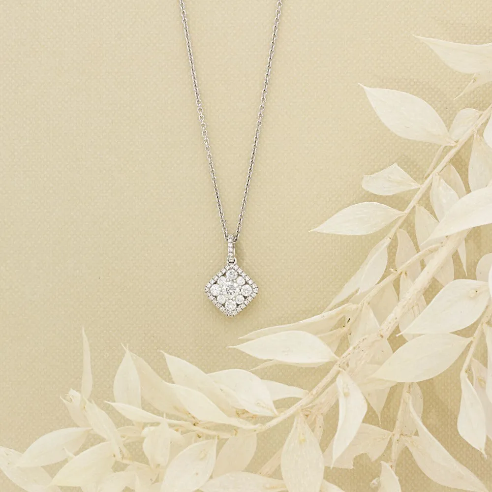 18ct White Gold 0.50ct Diamond Cluster Pendant