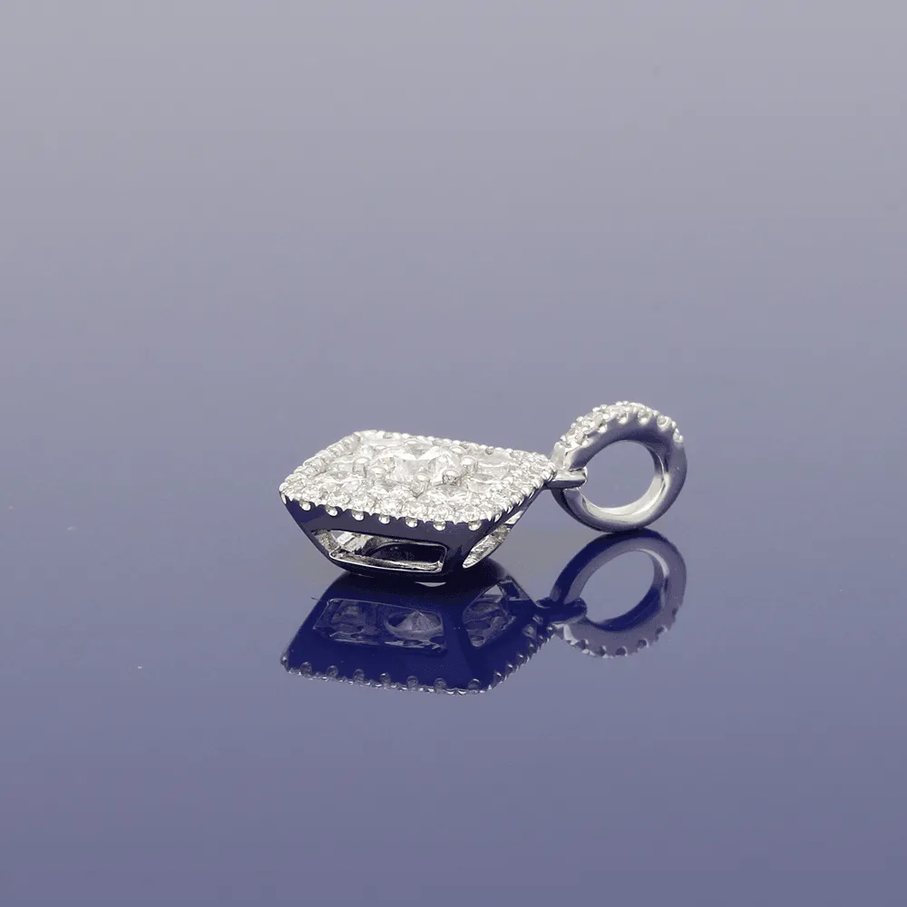18ct White Gold 0.50ct Diamond Cluster Pendant