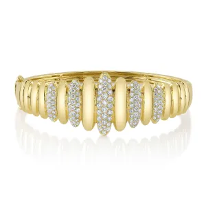 2.19CT DIAMOND PAVE BANGLE SC22009231ZS