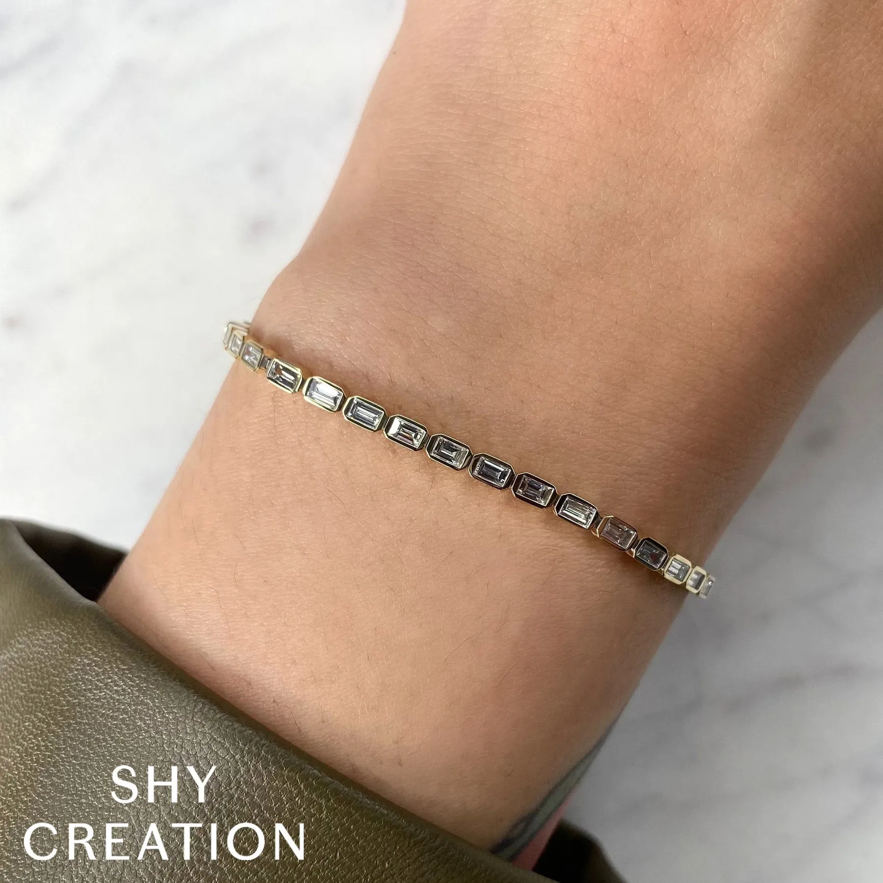 2.20CT DIAMOND BAGUETTE BEZEL TENNIS BRACELET SC22009085