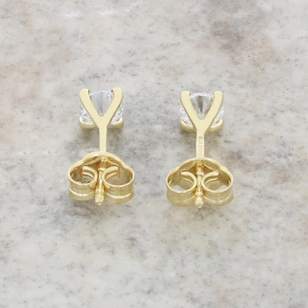 9ct Yellow Gold 0.76cts Lab Grown Brilliant Cut Diamond Stud Earrings