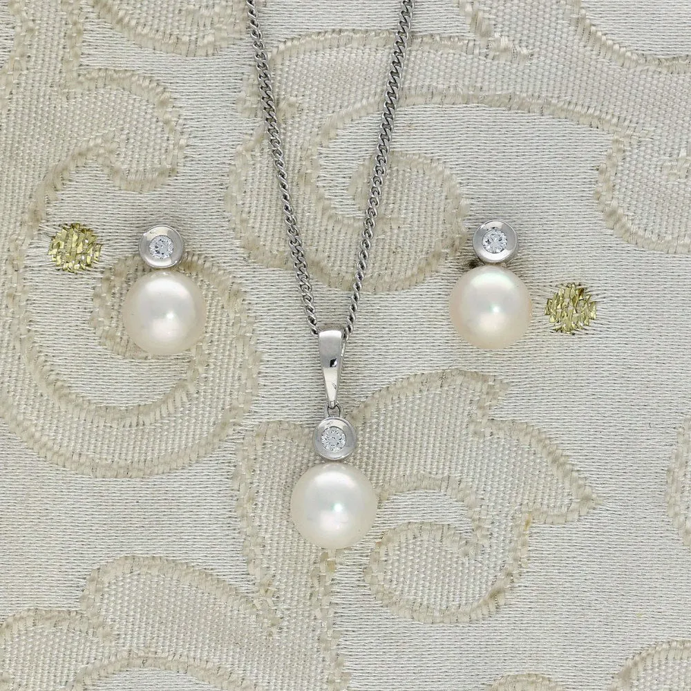 Akoya Pearl & Bezel Set Diamond 18ct White Gold Pendant