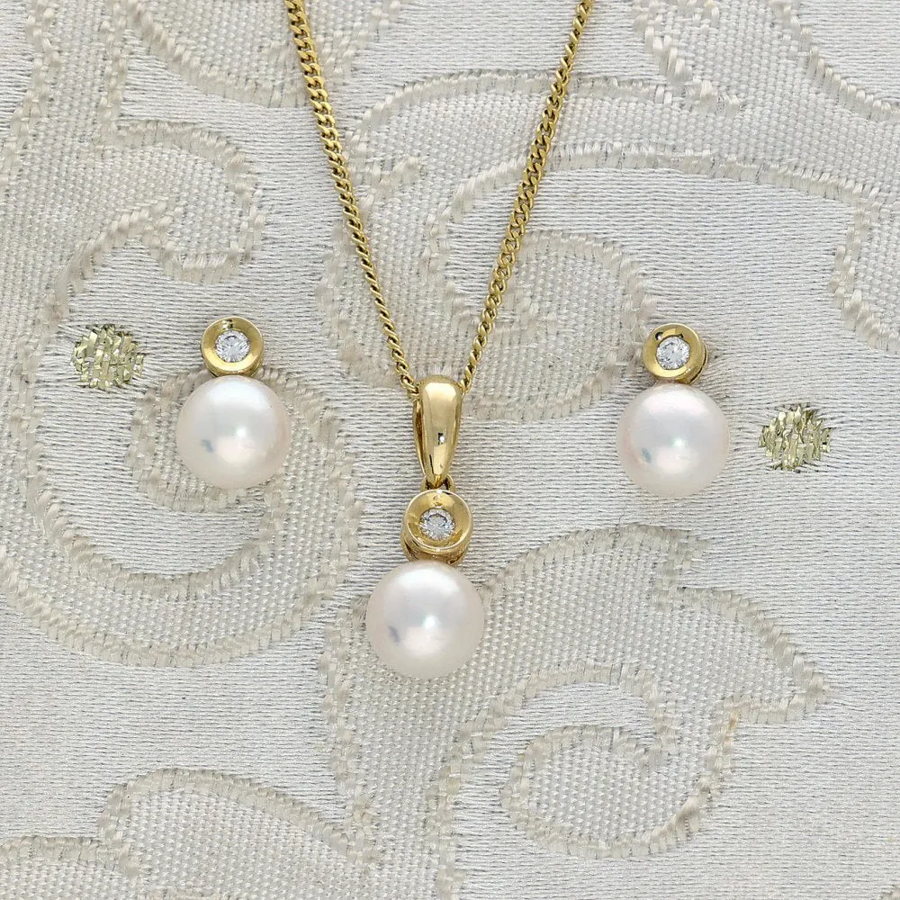 Akoya Pearl & Bezel Set Diamond 18ct Yellow Gold Pendant