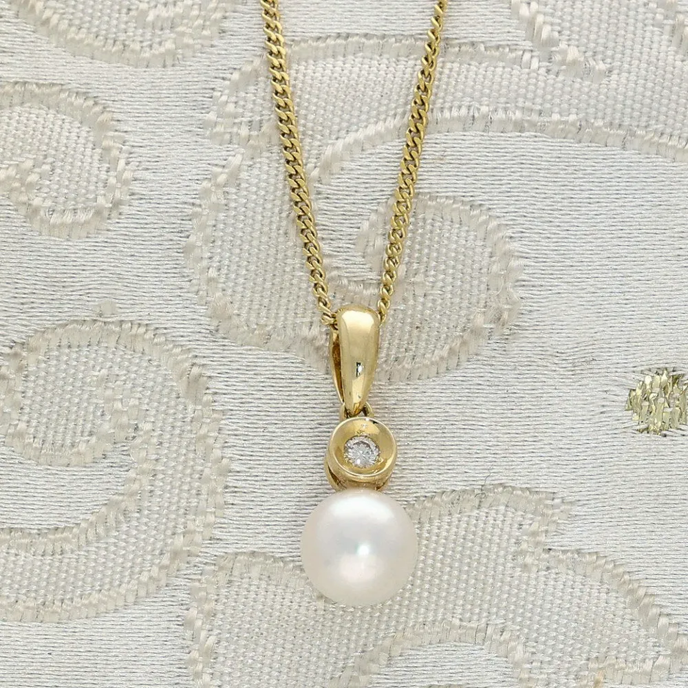 Akoya Pearl & Bezel Set Diamond 18ct Yellow Gold Pendant
