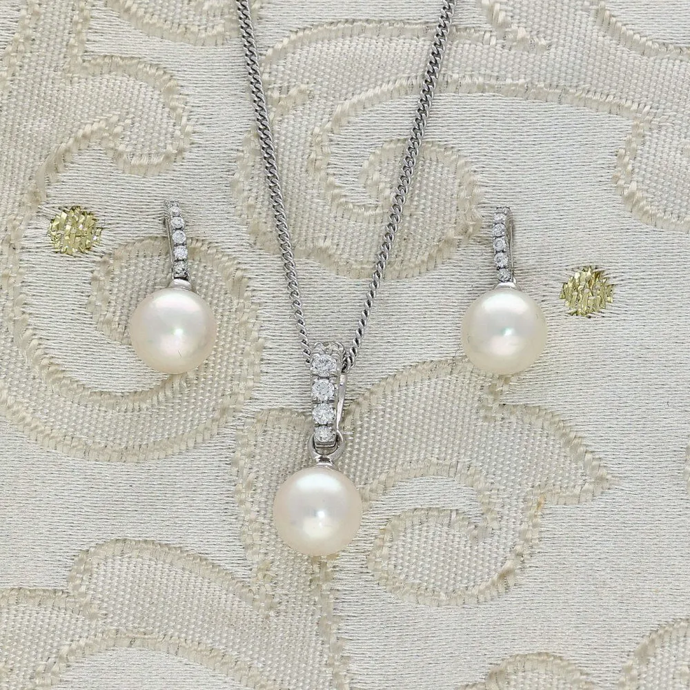 Akoya Pearl & Diamond 18ct White Gold Pendant