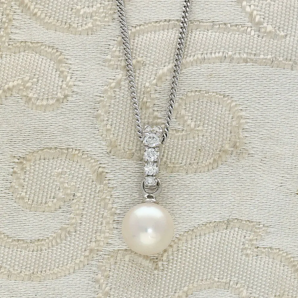 Akoya Pearl & Diamond 18ct White Gold Pendant