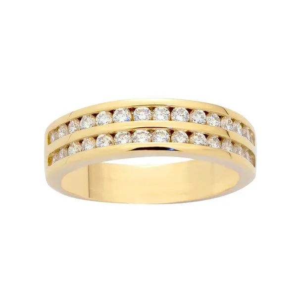 Alliance en or jaune sertie de diamants.
