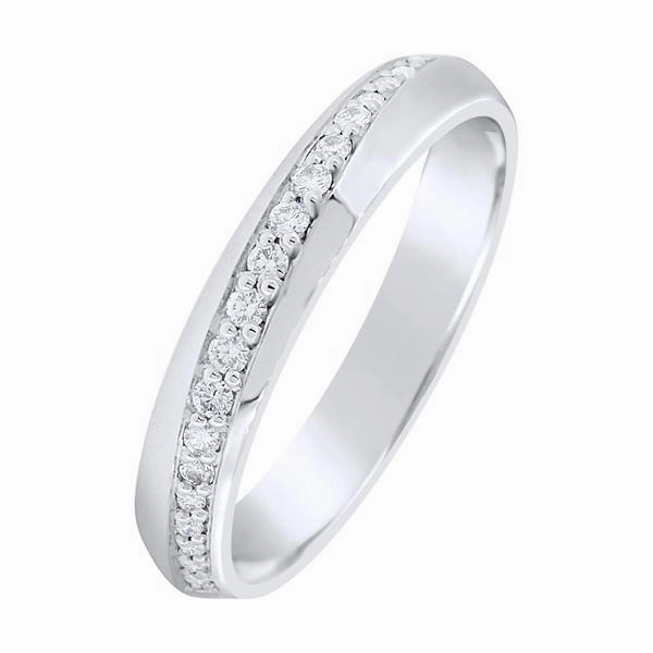 Alliance en or blanc serti de diamants