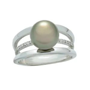 Bague en or blanc sertie de diamants et perle de Tahiti