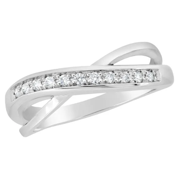 Bague en or blanc sertie de diamants.