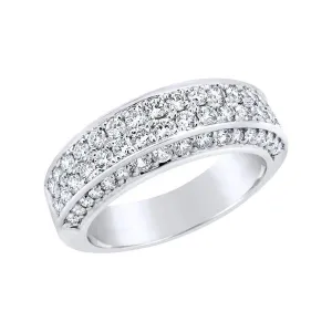 Bague en or blanc sertie de diamants.