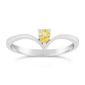 Bague en or blanc sertie d'un saphir.