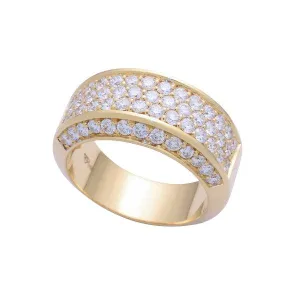 Bague en or jaune sertie de diamants.