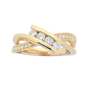 Bague en or jaune sertie de diamants.