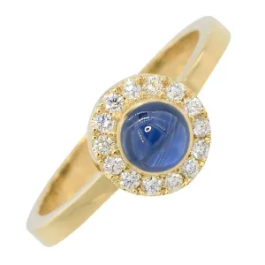 Bague en or jaune sertie d'un saphir et de diamants.
