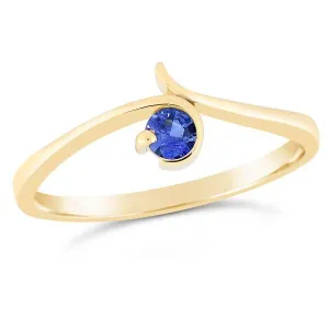 Bague en or jaune sertie d'un saphir.