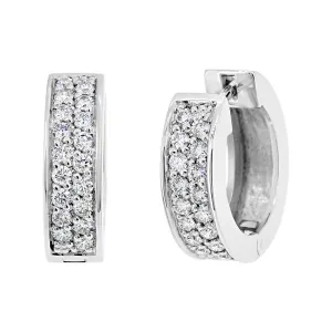 Boucles d'oreilles en or blanc serties de diamants.