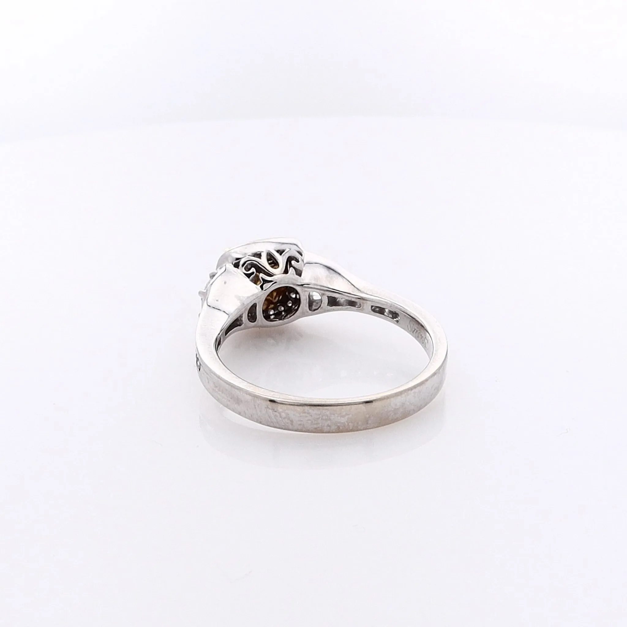 Estate Simon G 18 Karat Two-Tone Diamond Engagement Ring with GIA Certification