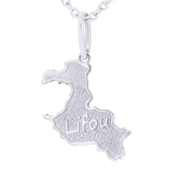 Pendentif carte de Lifou en argent.