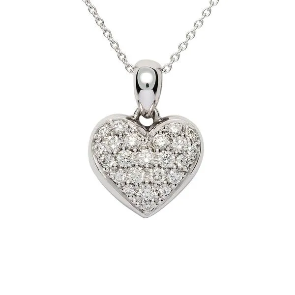 Pendentif coeur en or blanc serti de diamants.
