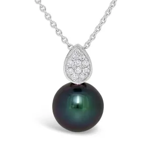 Pendentif en or blanc serti de diamants et perle de Tahiti de 9.6mm  10.5mm.