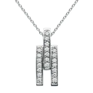 Pendentif en or blanc serti de diamants.