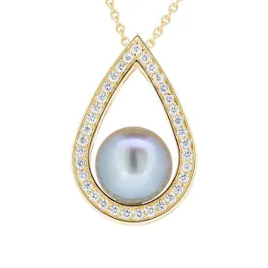 Pendentif en or jaune serti d'une perle et de diamants