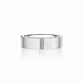 Round Brilliant Diamond Band with Hidden Black Diamonds