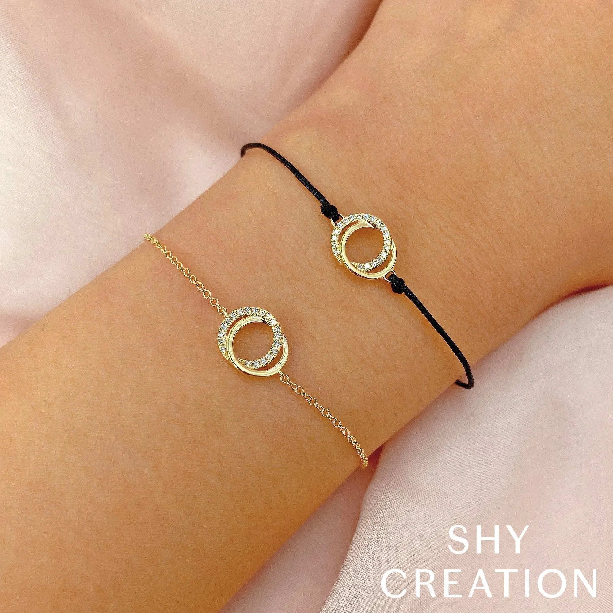 Shy Creation 0.07Ct Diamond Love Knot Circle Bracelet SC55012775