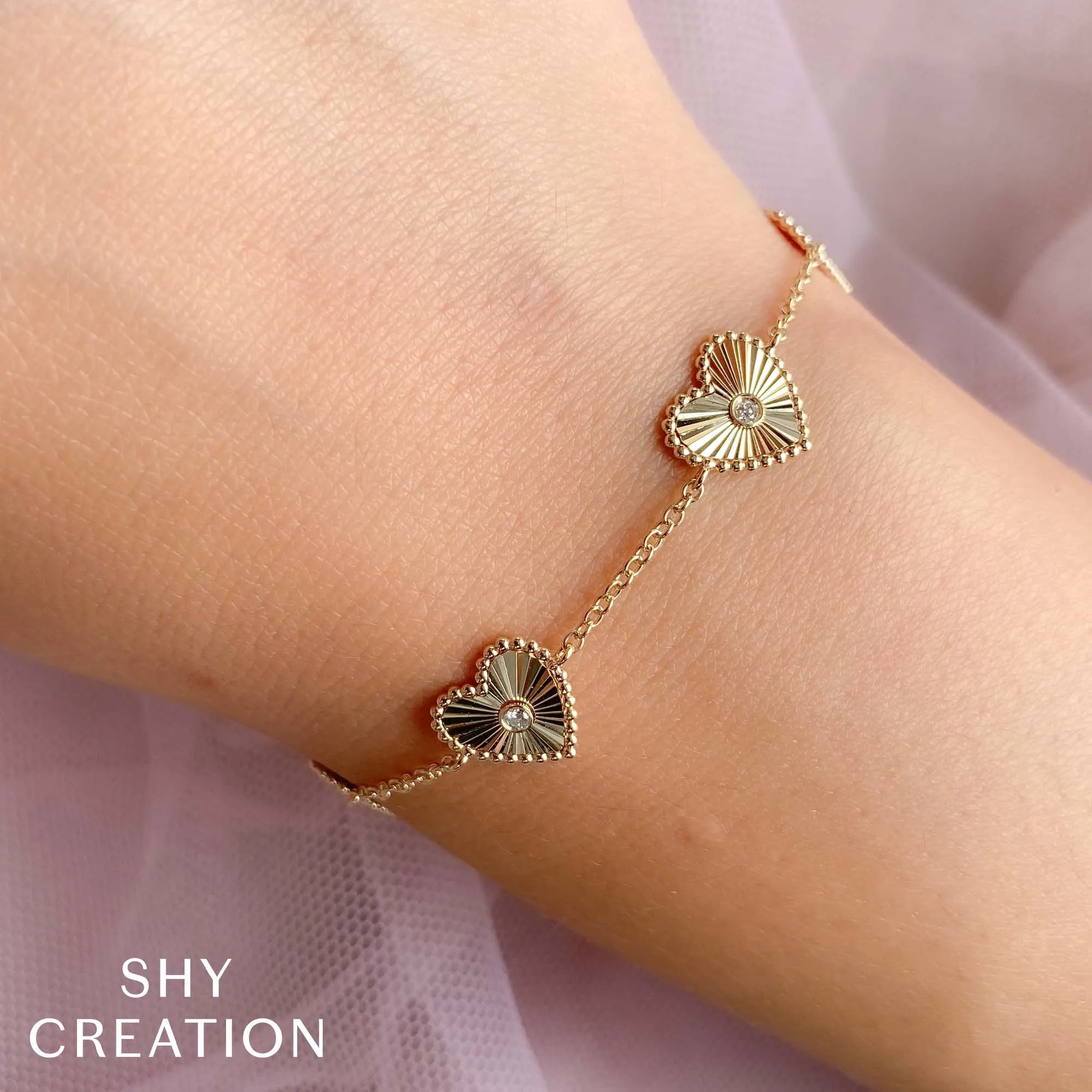Shy Creation 0.10Ct Diamond Ribbed Bezel Heart Bracelet SC55025484