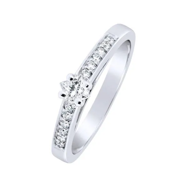 Solitaire en or blanc serti de diamants.