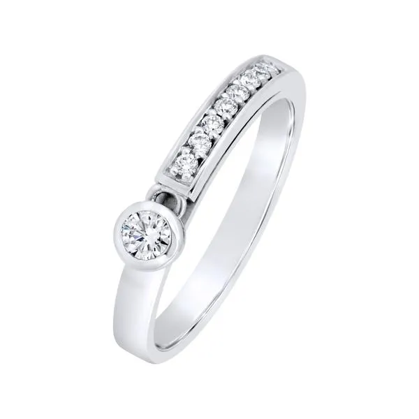 Solitaire en or blanc serti de diamants.