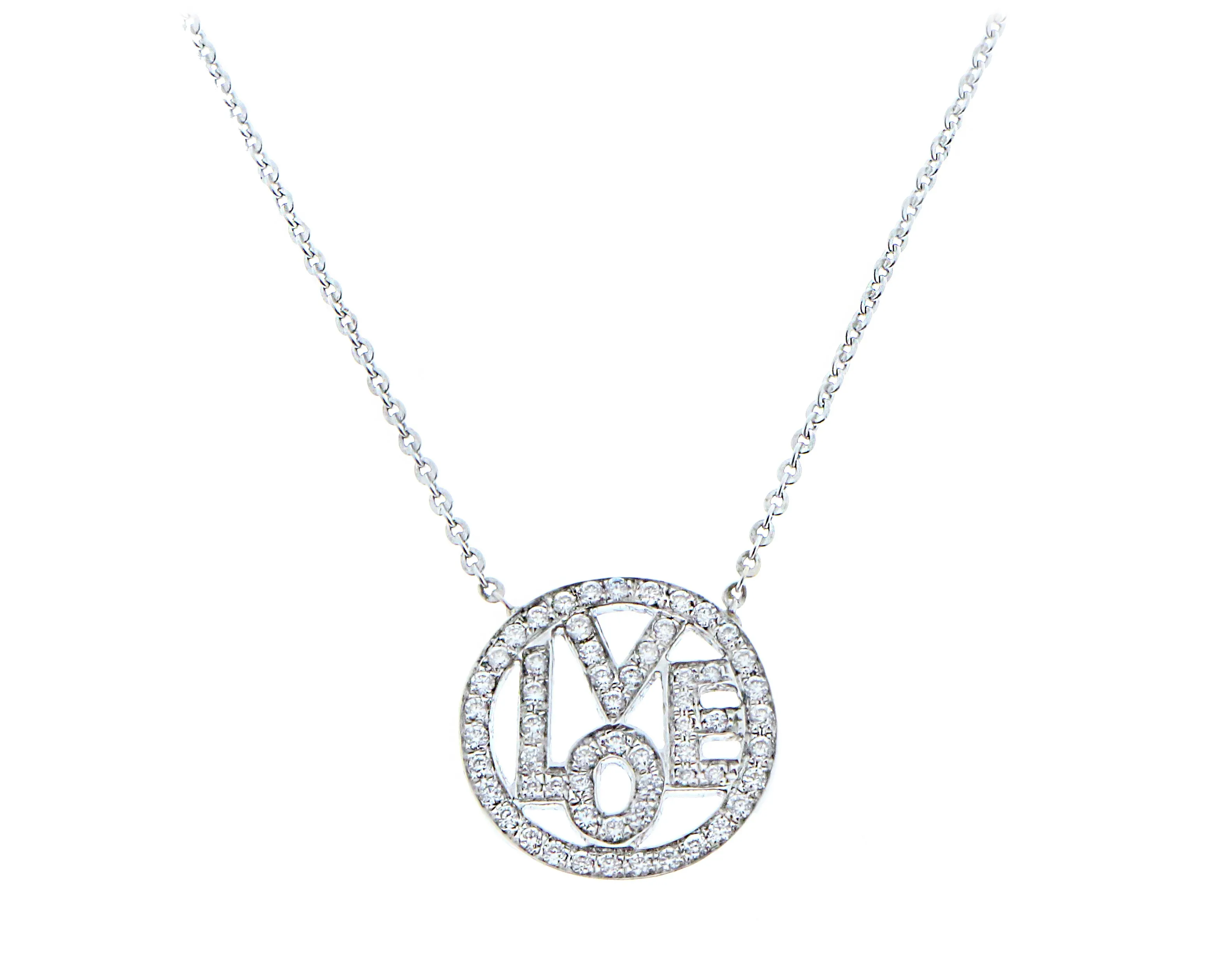 White gold necklace with a diamond pendant