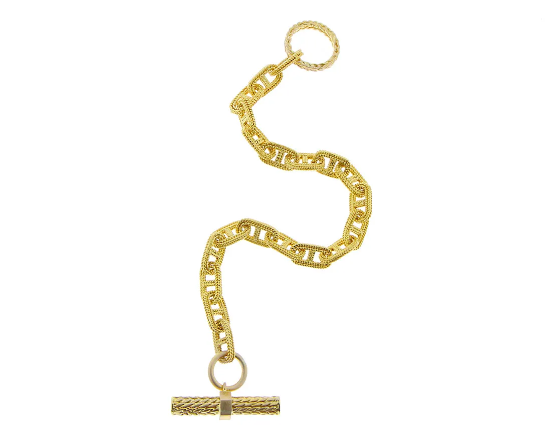 Yellow gold chain bracelet with a toggle closure
