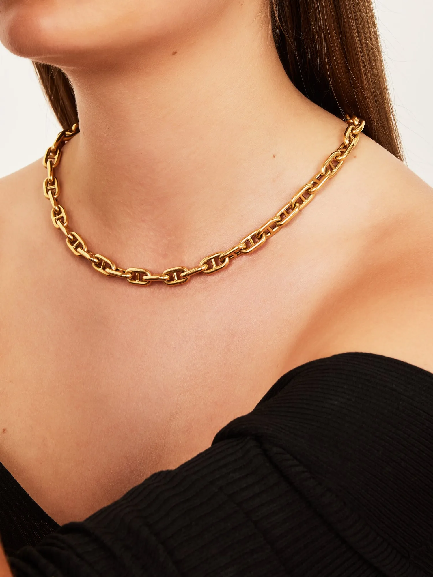 Yellow gold necklace marina link