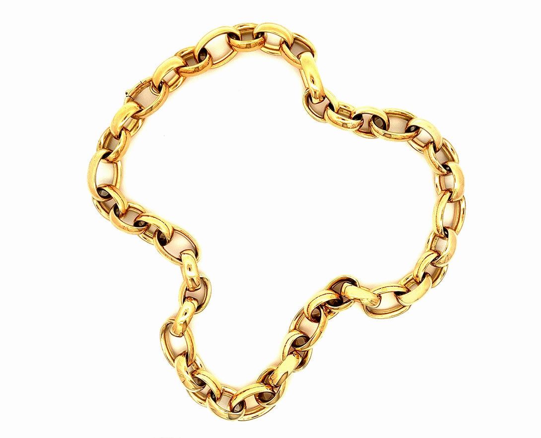 Yellow gold chain necklace