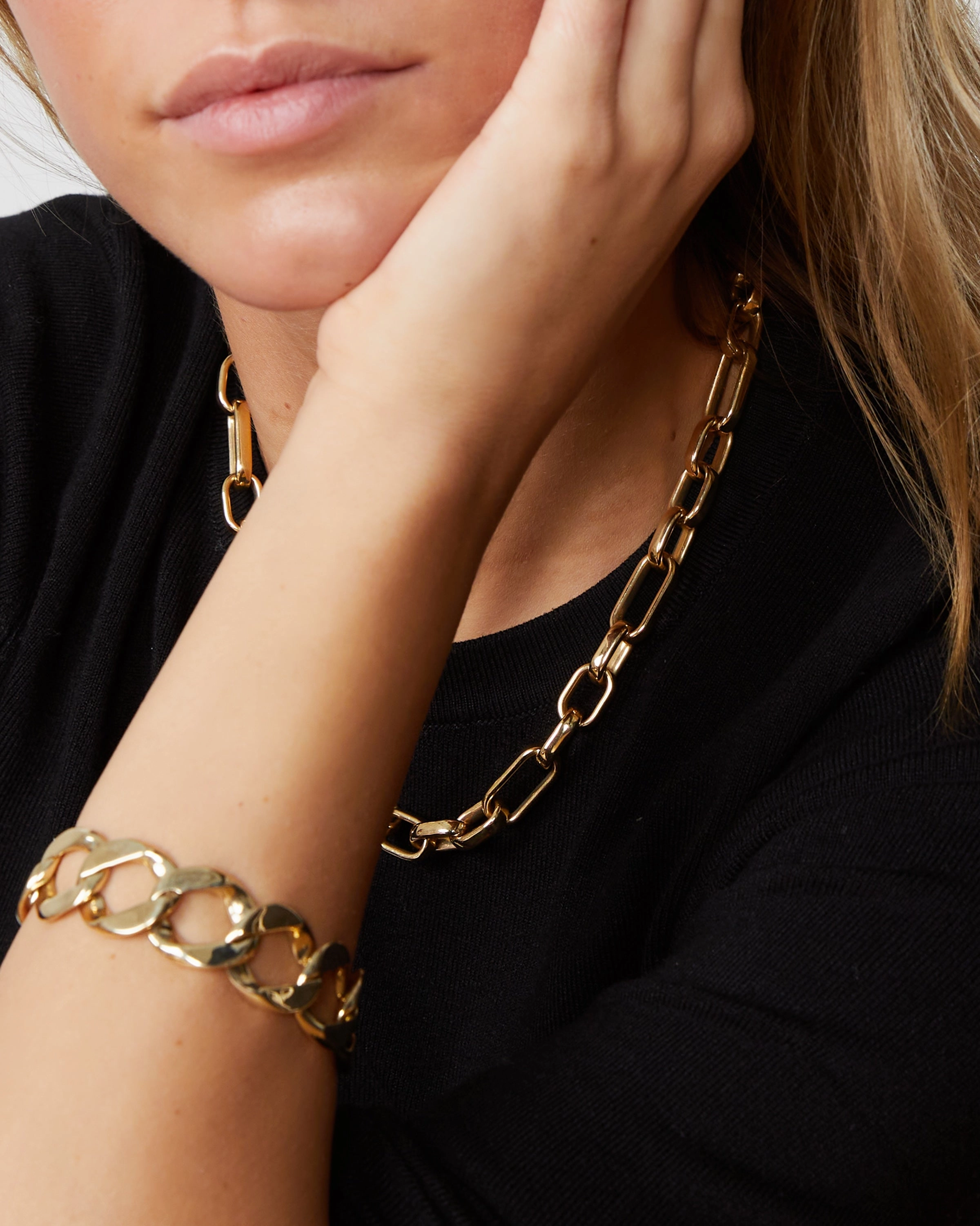 Yellow gold chain necklace