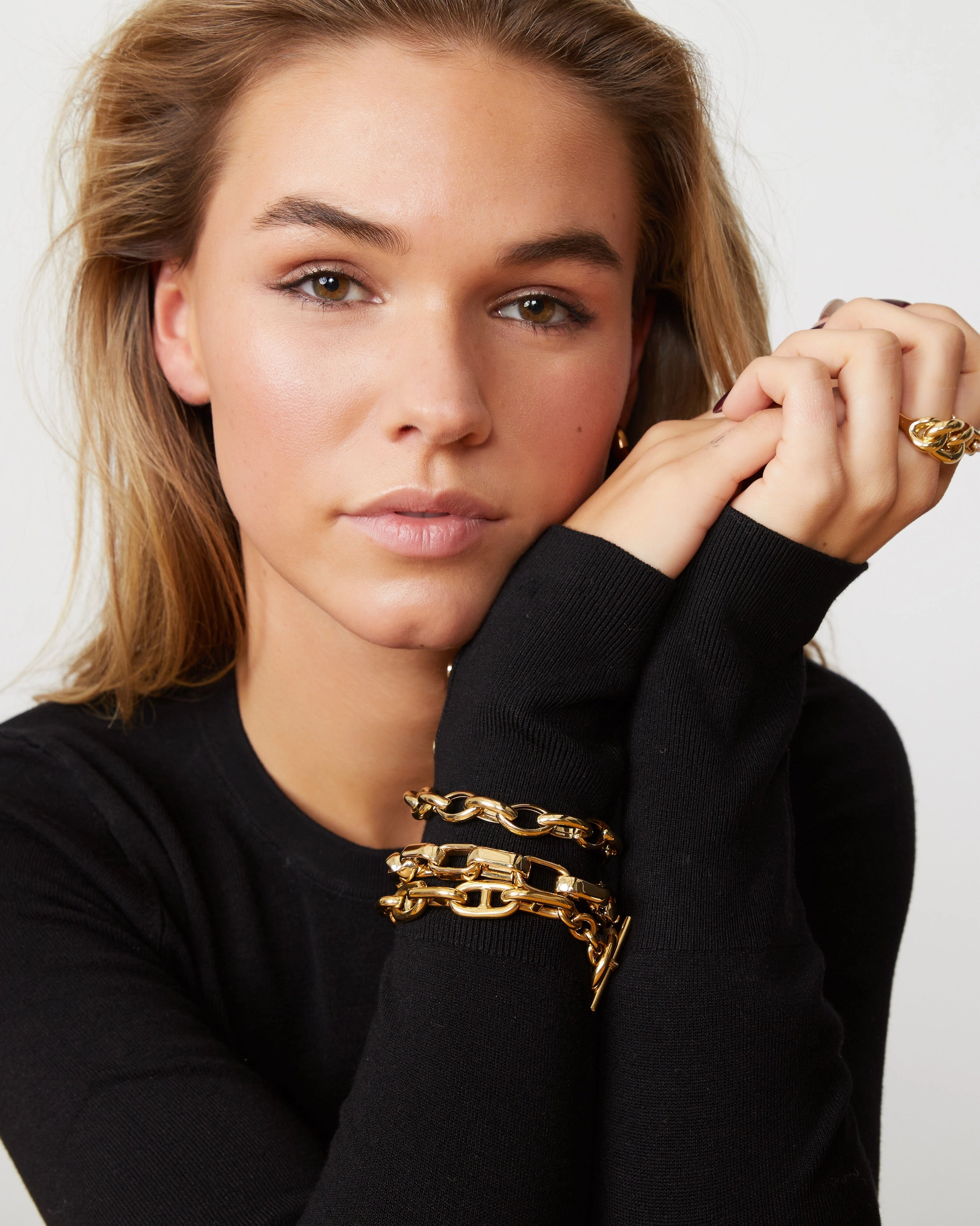 Yellow gold oval chain bracelet